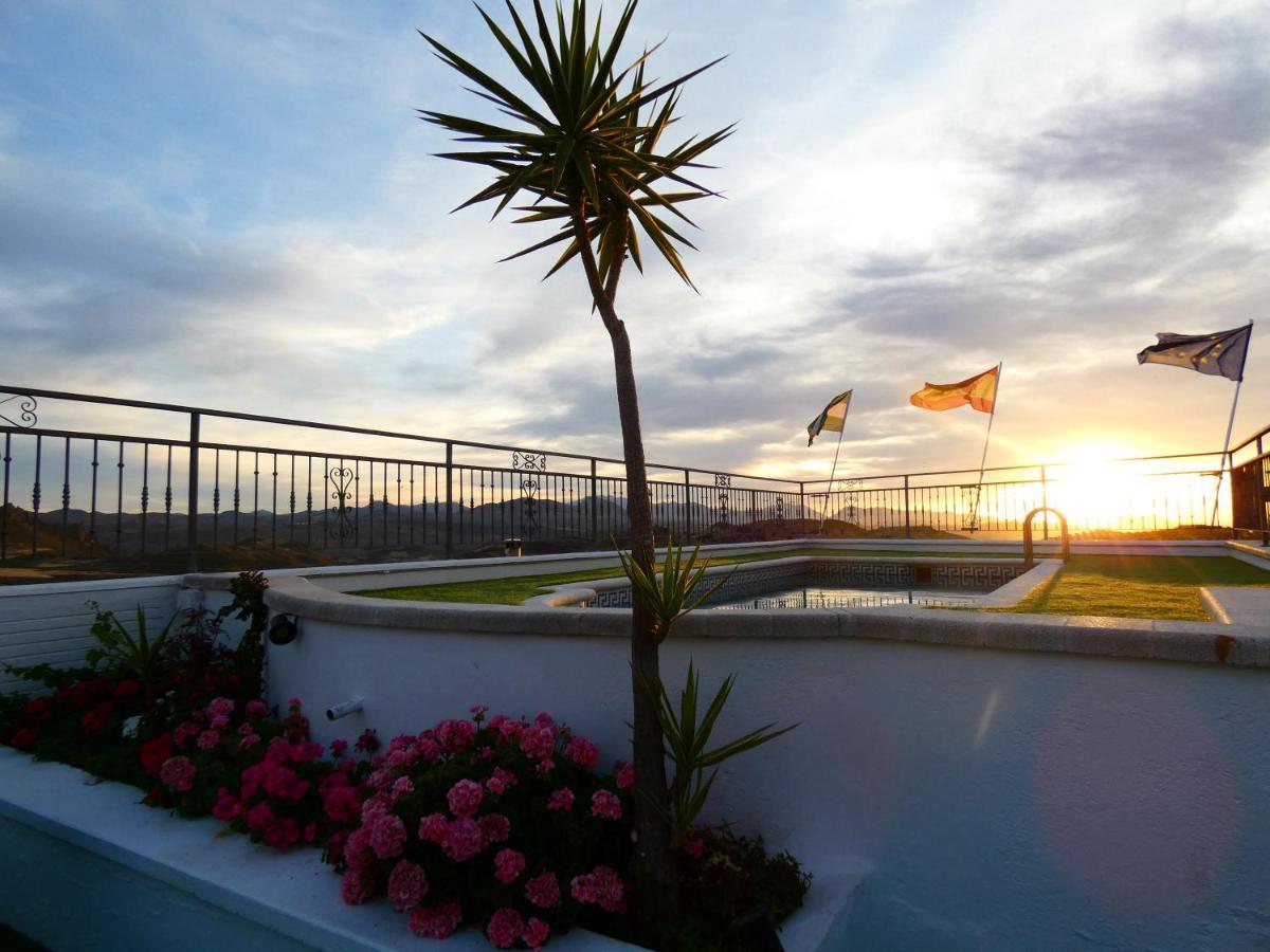 Hotel Sierra De Huesa Екстер'єр фото